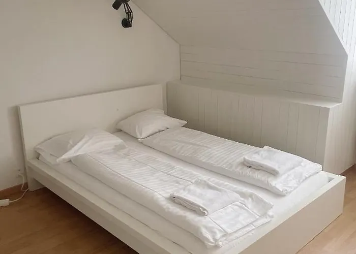 Lindas Am Bellevue *